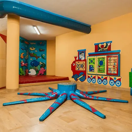 酒店 Miaflor Familien- & Aktivresort 4*