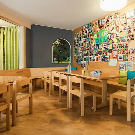 Miaflor Familien- & Aktivresort 酒店 4*