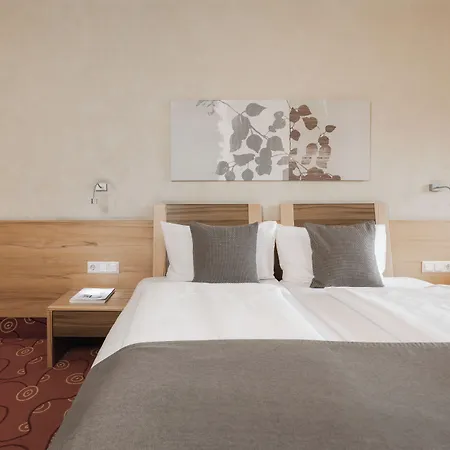 Miaflor Familien- & Aktivresort 酒店 4*