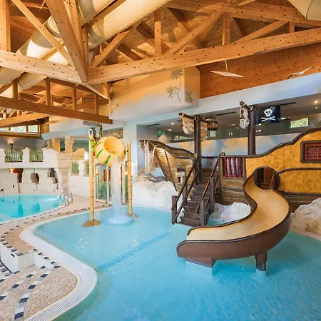 Miaflor Familien- & Aktivresort 酒店 4*