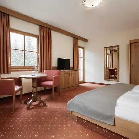 Miaflor Familien- & Aktivresort Hotel Ried im Oberinntal