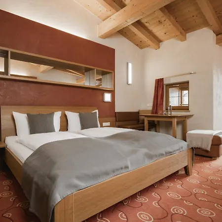Miaflor Familien- & Aktivresort 4* Ried im Oberinntal